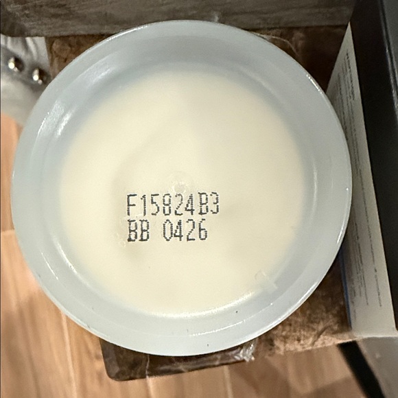 PCA Skin Après Peel Hydrating Balm - Black and White - Picture 2 of 2